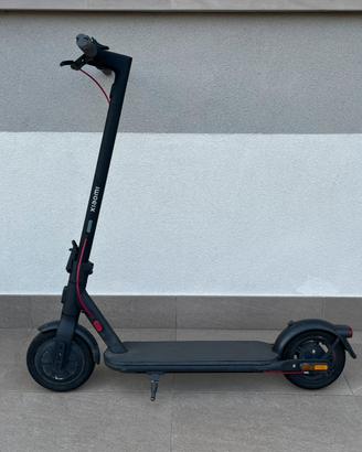 Monopattino Xiaomi 4 lite