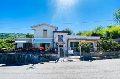 3 LOCALI A PAOLA