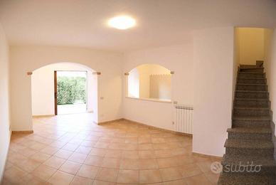 Villino ristrutturato in residence ,con taverna