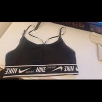 Top nero marca Nike taglia S