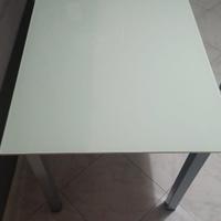 TAVOLO IN VETRO CON SEDIE