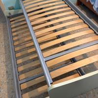 Letto singolo più letto estraibile sotto.