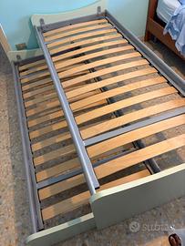 Letto singolo più letto estraibile sotto.