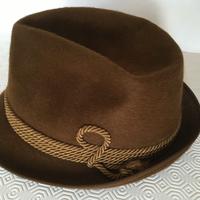 Cappello Ariosteo con nastro tirolese anni 60