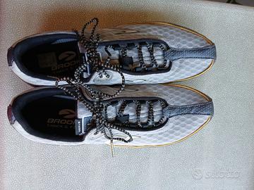SCARPE DA ATLETICA CHIODATE MARCA BROOKS