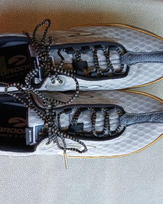 SCARPE DA ATLETICA CHIODATE MARCA BROOKS