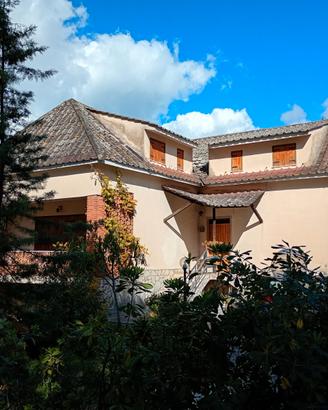 Mandela villa unif. ampia metratura