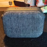 Cassa Bluetooth rivestita in tela