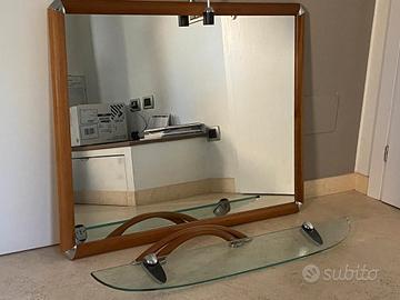 Specchiera con cornice in legno