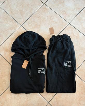 Tuta Nike x Stüssy