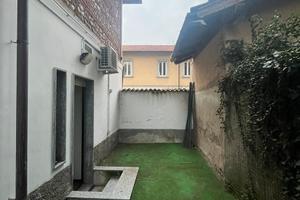 Parabiago negozio ristrutturato