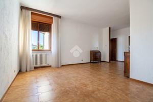6 LOCALI A LUCERA