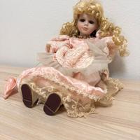 Bambola di porcellana vintage – come nuova, 27 cm
