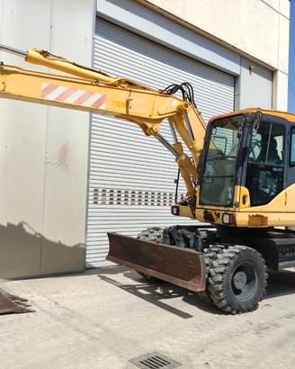 Escavatore gommato usato KOMATSU PW160-7EO