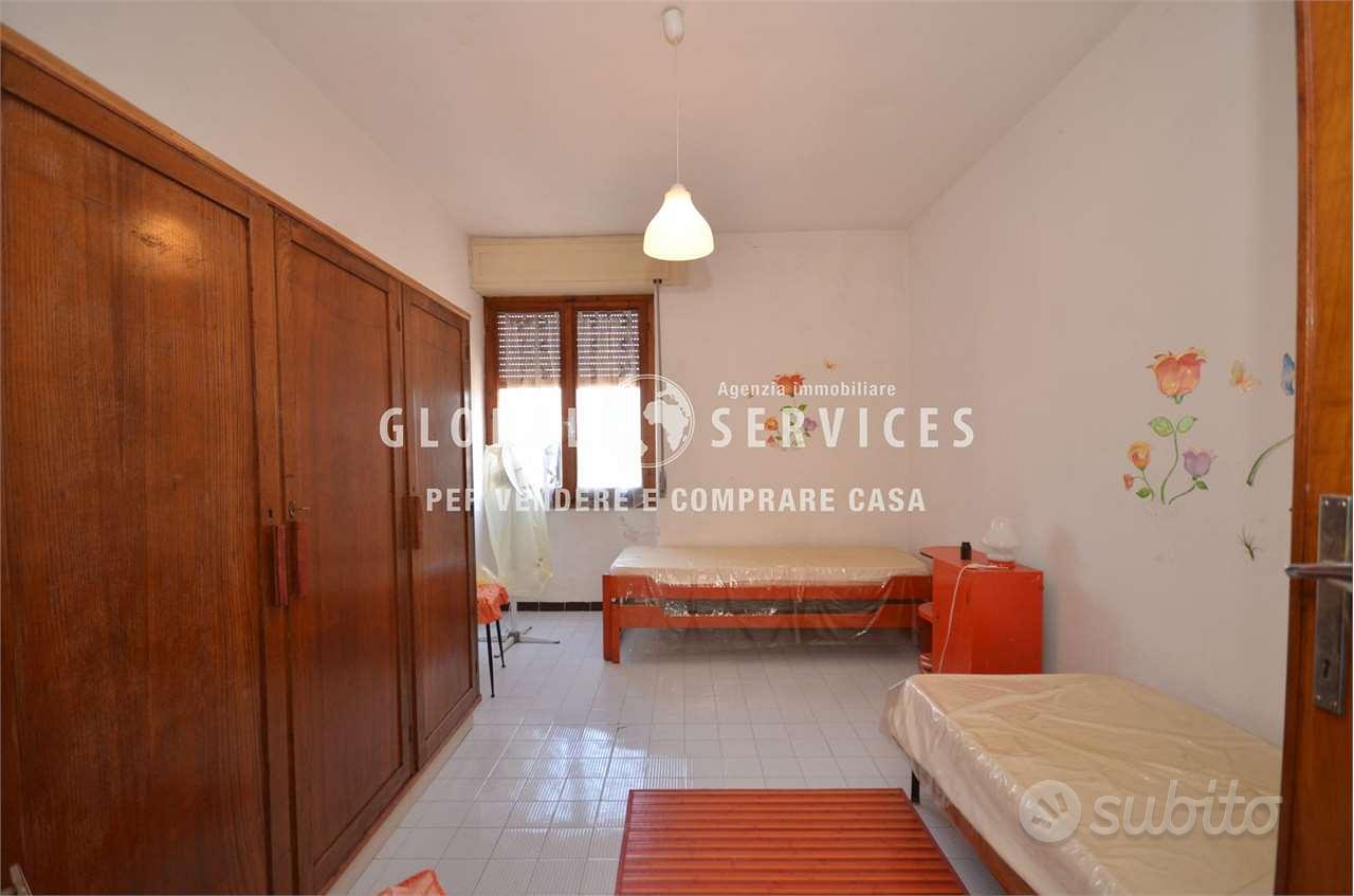 Via Giovanni XXIII: ampio appartamento da personal - Vista 3