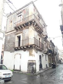 3,5 Vani Via Vitt. Emanuele/P.zzaPalestro Terrazza