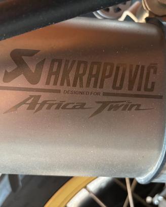 Terminale di scarico Akrapovic africa twin