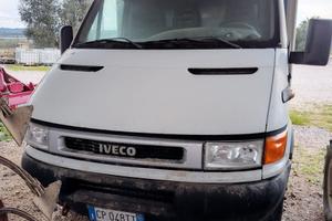 FURGONE DAILY IVECO CASSONATO