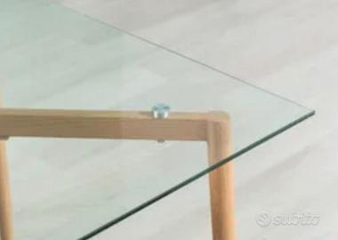 Tavolo con piano in vetro