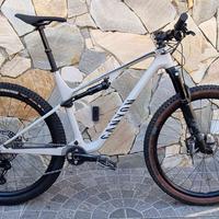 Mountainbike MTB Canyon Lux Trail CF7 2023