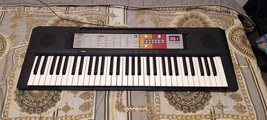 YAMAHA PSR F50