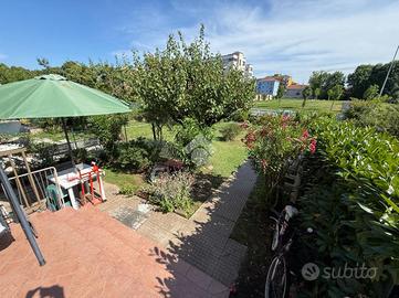 VILLA A SCHIERA A PAULLO
