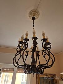 Lampadario in ferro battuto