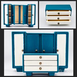 Mobili giocattolo di legno vintage 