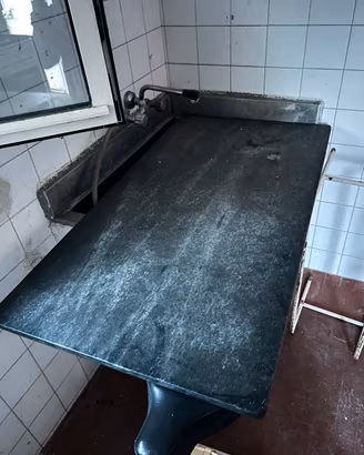 Lastra di marmo nero sfumato