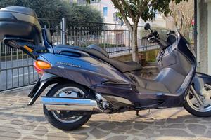 Burgman AN 400 perfettamente conservato.