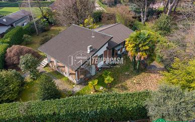 VILLA INDIPENDENTE CON AMPIO GIARDINO E ACCESSO AL