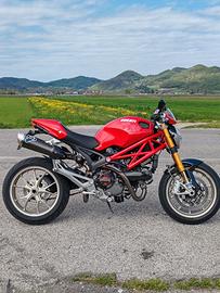 Ducati monster 1100 s