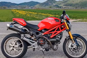Ducati monster 1100 s
