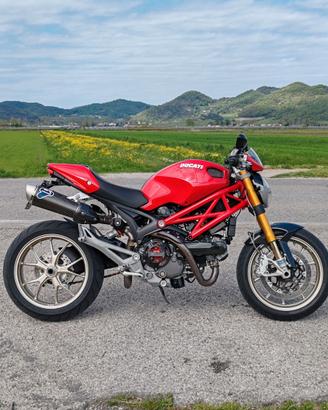Ducati monster 1100 s