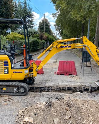 Miniescavatore Komatsu PC18MR Attaco Rapido 3Benne