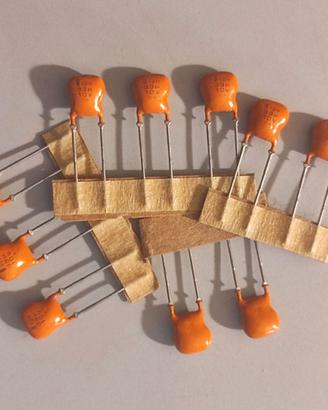 5 Condensatori Alluminio 33uF 10V - SAL-RPM 128