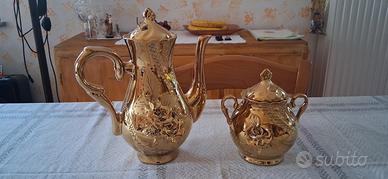 Caffettiera e zuccheriera vintage dorata 