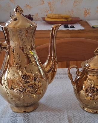Caffettiera e zuccheriera vintage dorata 