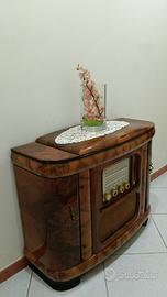 radio antica con mobile