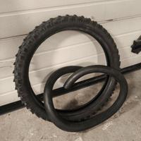 gomma Michelin tracker 90 90 21 con mousse inclusa