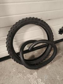 gomma Michelin tracker 90 90 21 con mousse inclusa