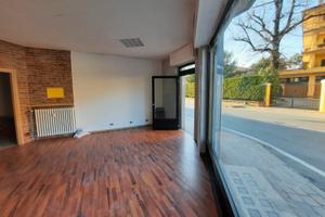Negozio immobile commerciale