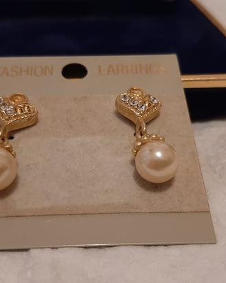Orecchini vintage con perla artificiale