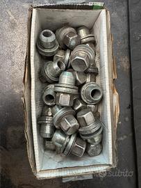 Dadi per bulloni ruota Range Rover