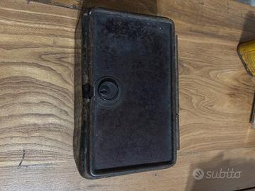 Scatola metallica industriale con sportello