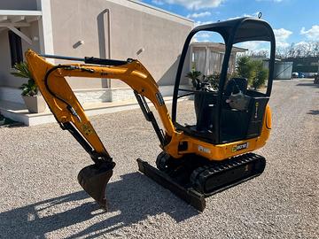 Miniescavatore usato JCB 8018