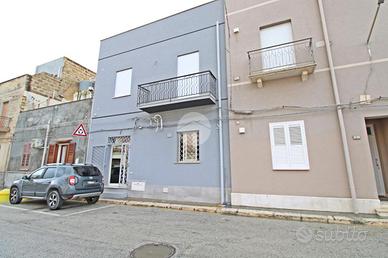 NEGOZIO A PACECO