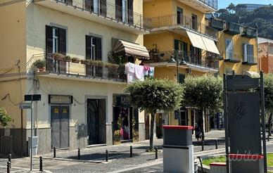 Negozio Pozzuoli di 35 mq per varie destinazioni