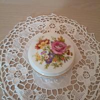 Vecchio cofanetto/portagioie in ceramica "Limoges"