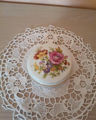 Vecchio cofanetto/portagioie in ceramica "Limoges"